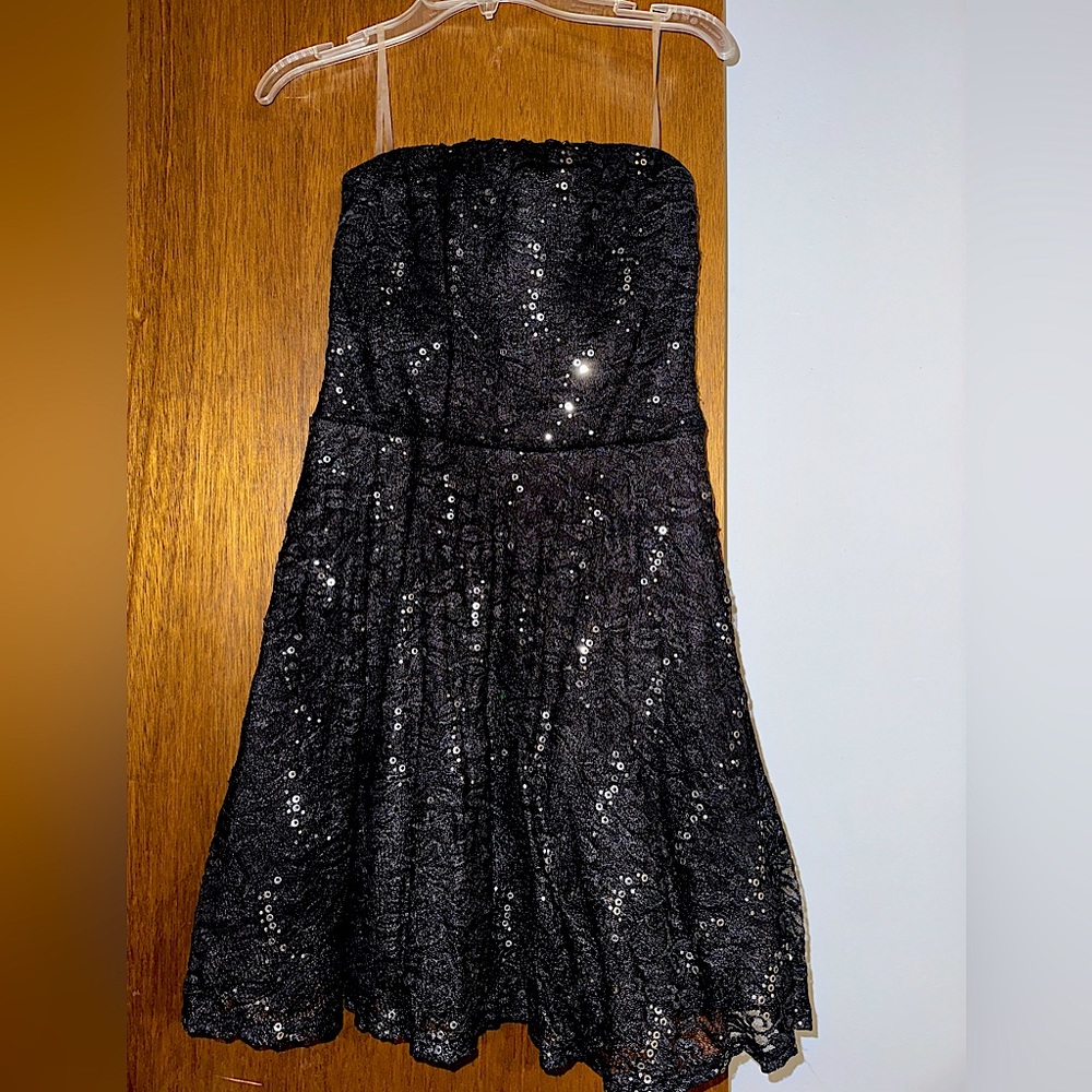 Lily Rose Black Lace Strapless Dress - M